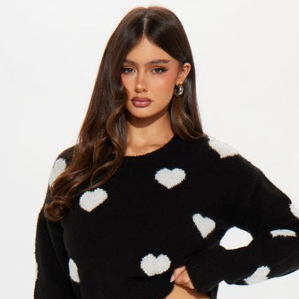 Fashion Nova “Just Pearly Things” Sweater & Nova Sports Leggings – Black/Combo,